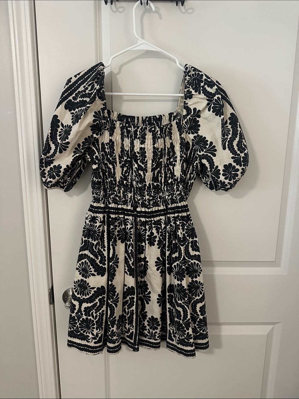 ANTONIO MELANI Black and Cream Floral Puff-Sleeve Smocked Mini Dress